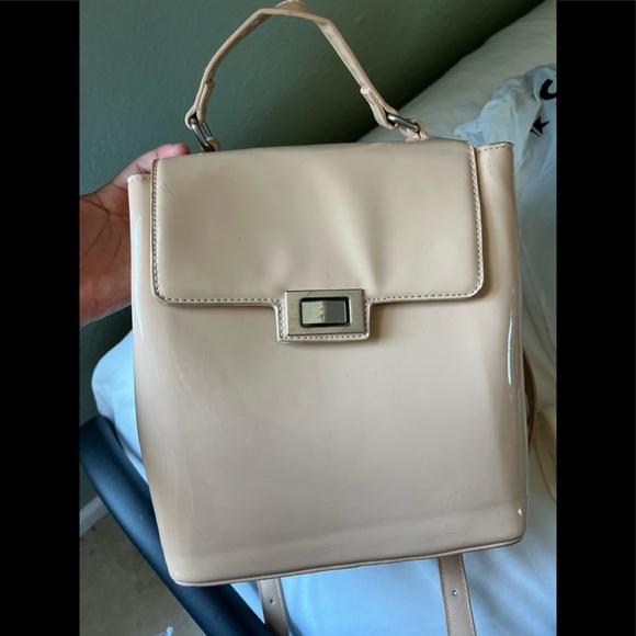 Backpack - Picture 4 of 7